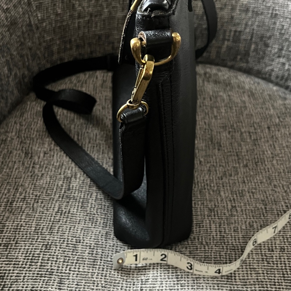 Madewell Crossbody Leather Zip-Up Medium Tote - Picture 16 of 16